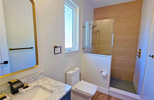 1156 COCOANUT AVENUE, Sarasota, FL 34236