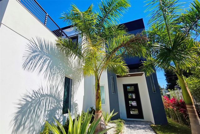 1156 COCOANUT AVENUE, Sarasota, FL 34236