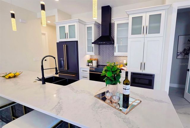 1156 COCOANUT AVENUE, Sarasota, FL 34236