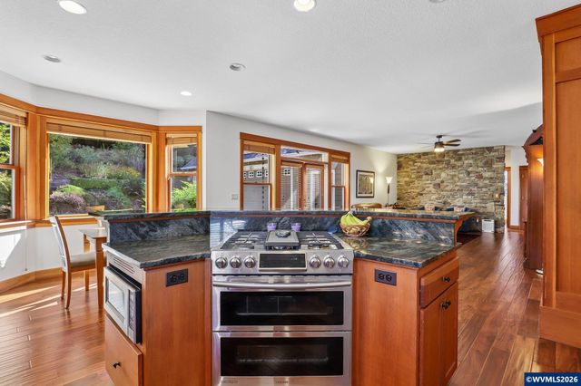 1126 Cascara Lp S, Salem, OR 97302