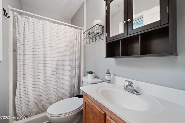 128 Sweetwater Drive, Jacksonville, NC 28540