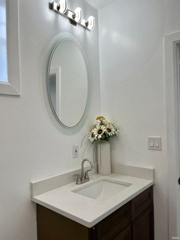 915 Clay Street, Huntingburg, IN 47542