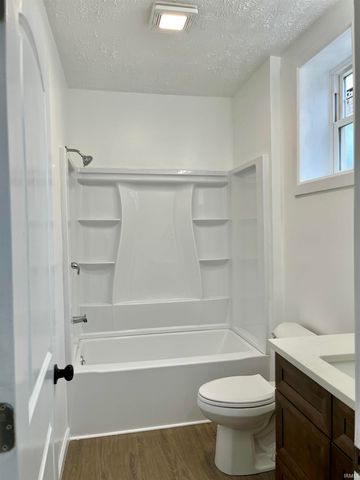 915 Clay Street, Huntingburg, IN 47542