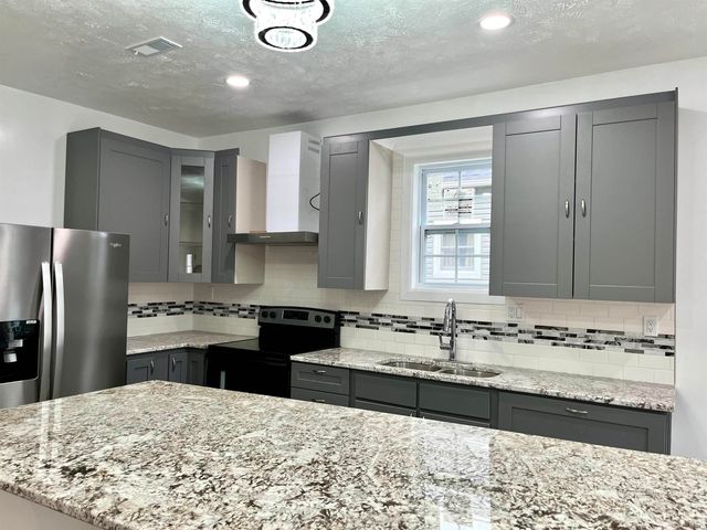 915 Clay Street, Huntingburg, IN 47542