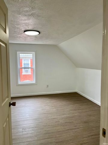 915 Clay Street, Huntingburg, IN 47542