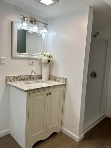 915 Clay Street, Huntingburg, IN 47542