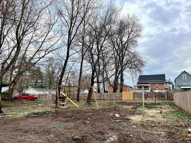 915 Clay Street, Huntingburg, IN 47542