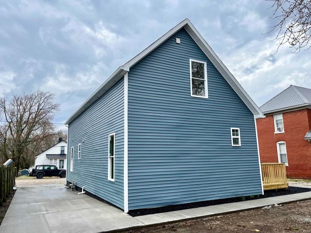 915 Clay Street, Huntingburg, IN 47542