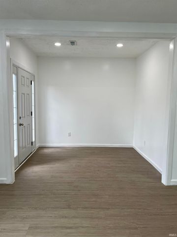 915 Clay Street, Huntingburg, IN 47542