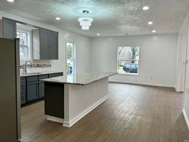 915 Clay Street, Huntingburg, IN 47542