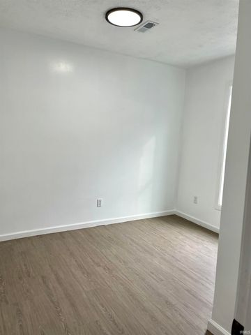 915 Clay Street, Huntingburg, IN 47542