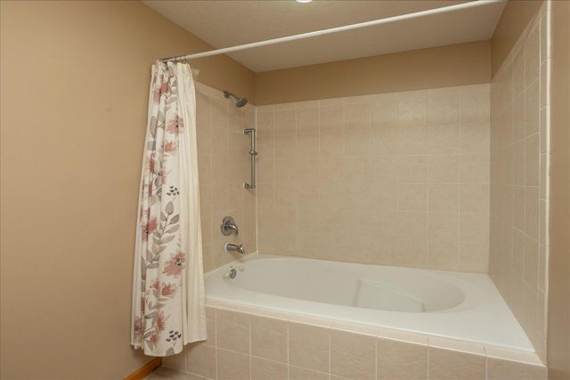 205 10th Avenue SE, Kasson, MN 55944