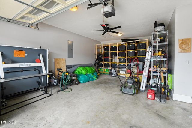 134 Yarrow Drive, Bluff City, TN 37618
