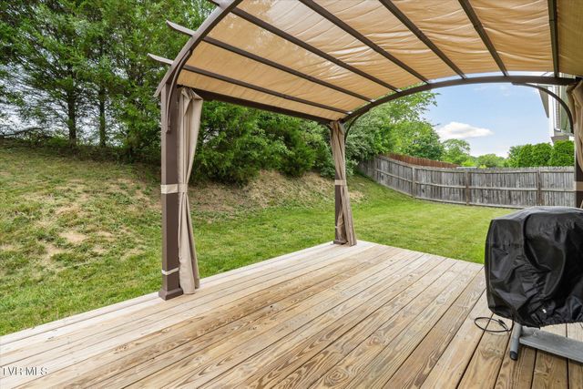 134 Yarrow Drive, Bluff City, TN 37618