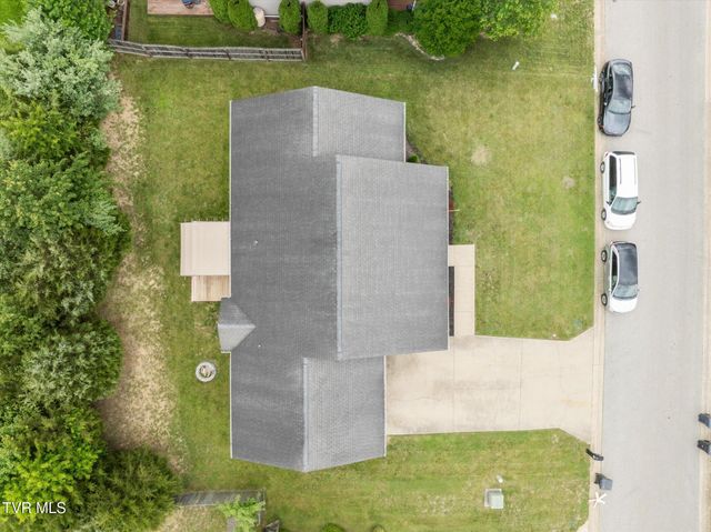 134 Yarrow Drive, Bluff City, TN 37618