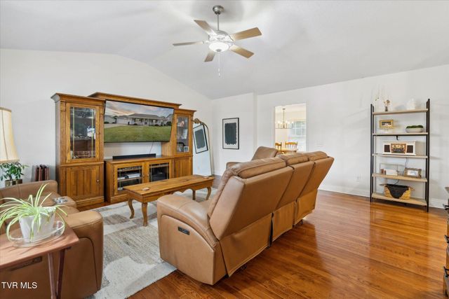 134 Yarrow Drive, Bluff City, TN 37618