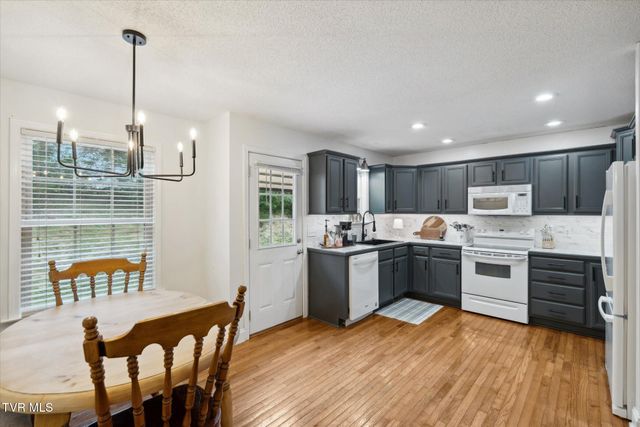 134 Yarrow Drive, Bluff City, TN 37618