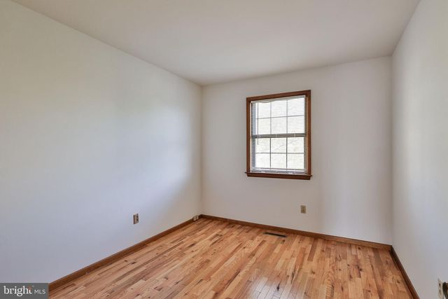 2559 MADISON AVE, Bethlehem, PA 18017