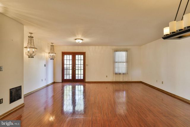2559 MADISON AVE, Bethlehem, PA 18017