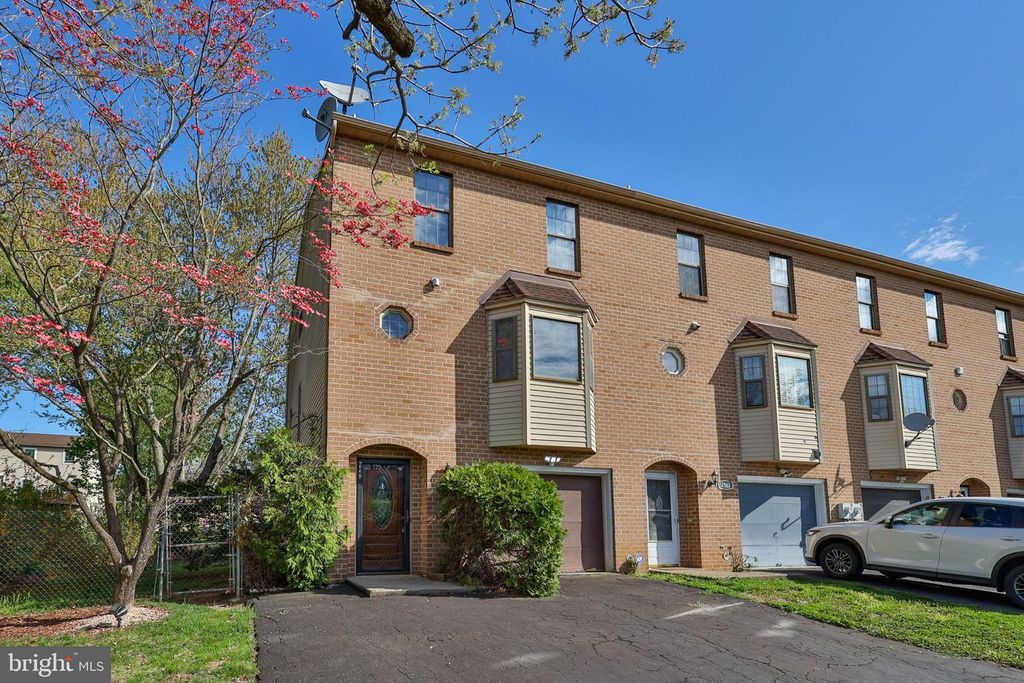 2559 MADISON AVE, Bethlehem, PA 18017