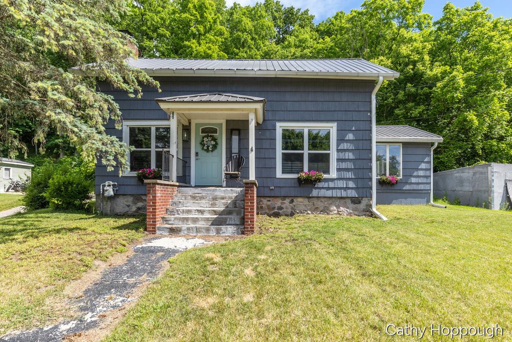 510 E Main Street, Ionia City, MI 48846