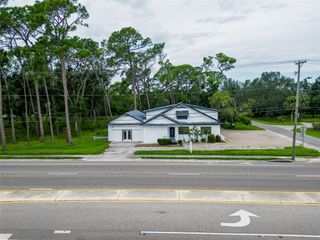 301 N US HIGHWAY 41, Ruskin, FL 33570