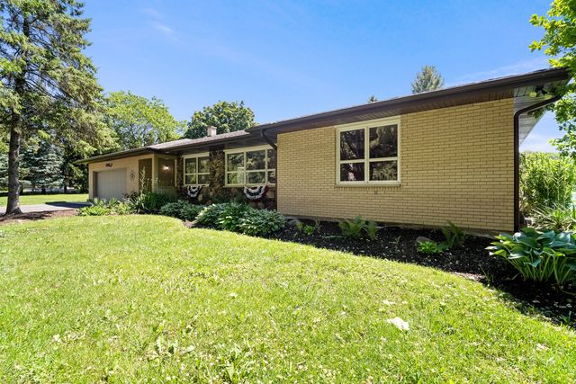 2720 N Bayview Lane, Mchenry, IL 60051