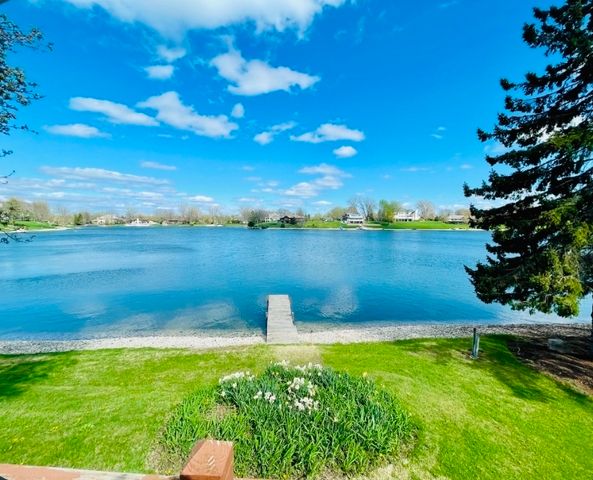 2720 N Bayview Lane, Mchenry, IL 60051