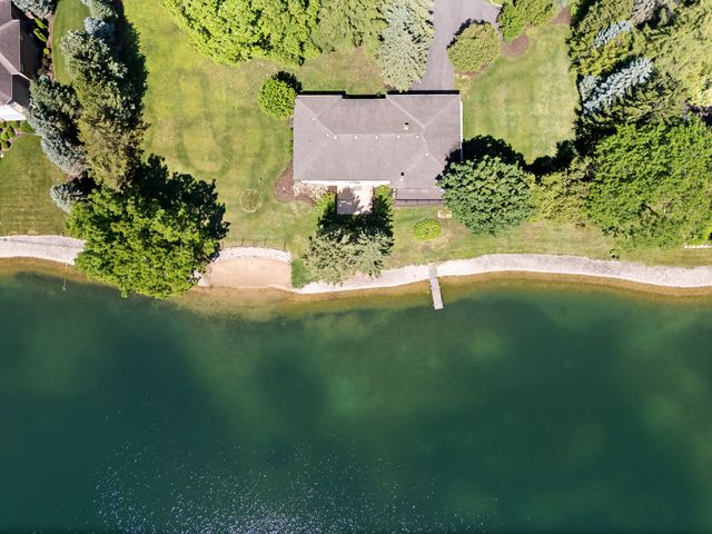 2720 N Bayview Lane, Mchenry, IL 60051