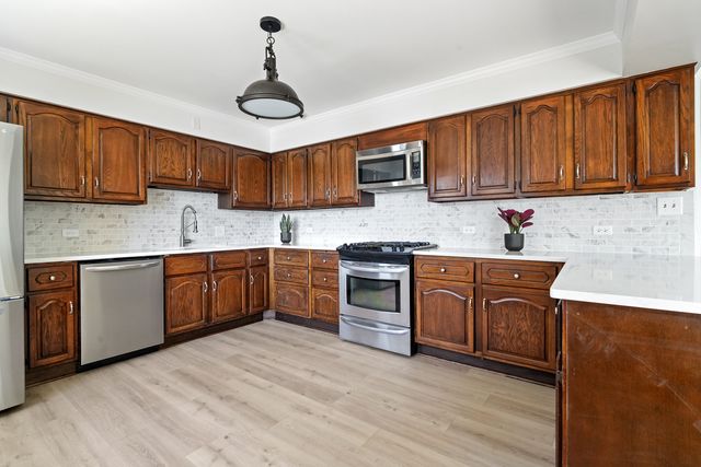 2720 N Bayview Lane, Mchenry, IL 60051