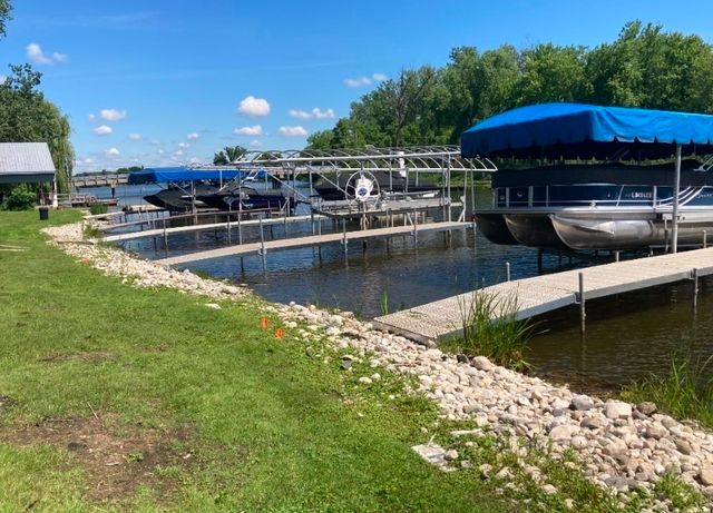 2720 N Bayview Lane, Mchenry, IL 60051