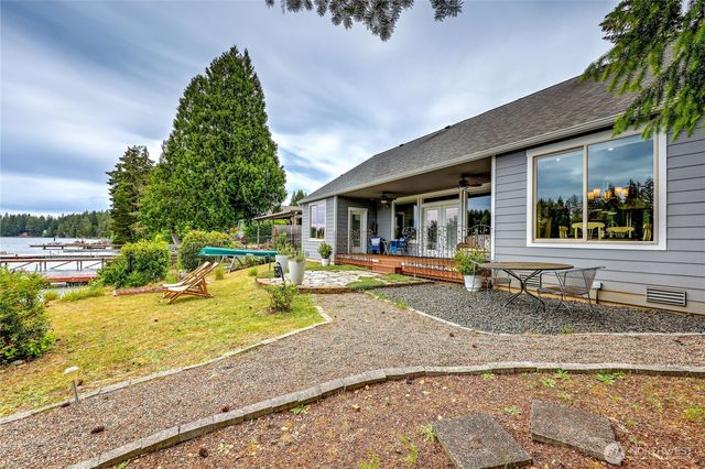 380 E Benson Lake Road, Grapeview, WA 98546