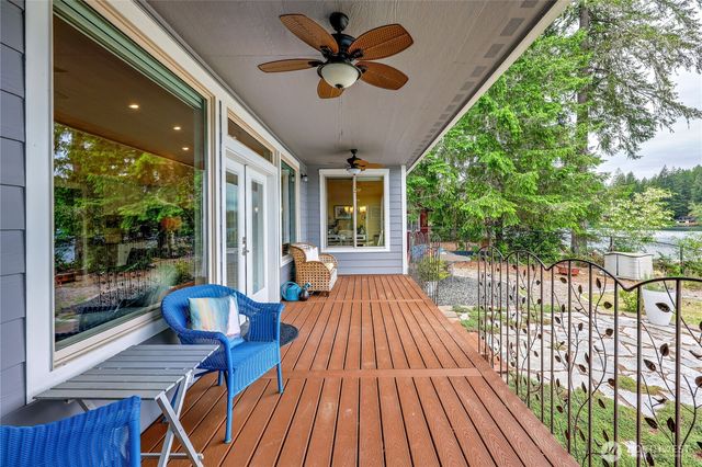 380 E Benson Lake Road, Grapeview, WA 98546