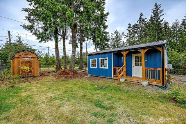 380 E Benson Lake Road, Grapeview, WA 98546