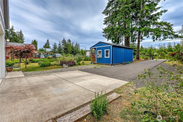 380 E Benson Lake Road, Grapeview, WA 98546