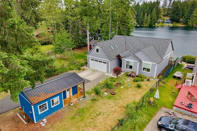 380 E Benson Lake Road, Grapeview, WA 98546