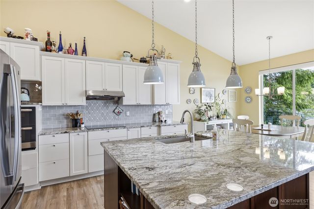 380 E Benson Lake Road, Grapeview, WA 98546