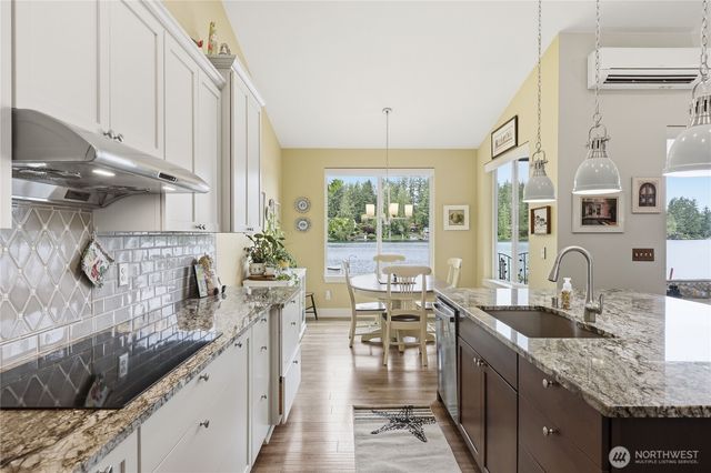 380 E Benson Lake Road, Grapeview, WA 98546