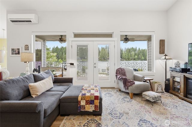 380 E Benson Lake Road, Grapeview, WA 98546