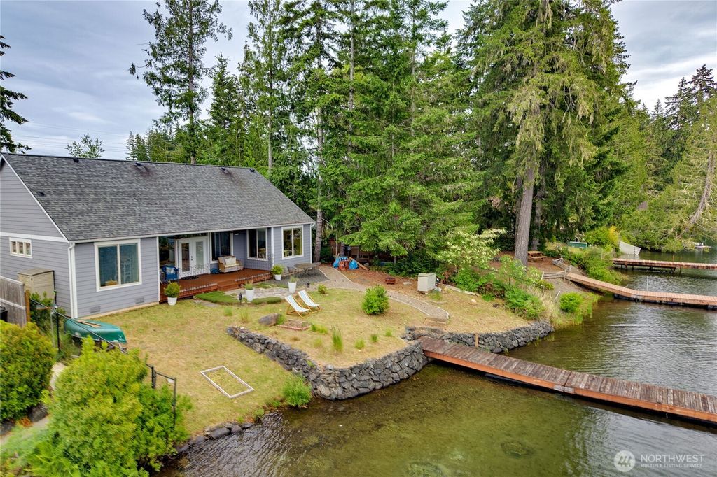 380 E Benson Lake Road, Grapeview, WA 98546