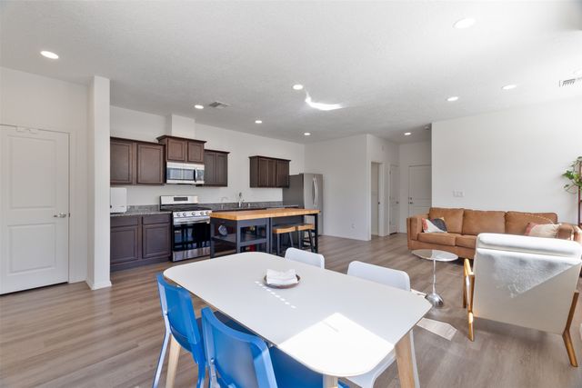 7151 Plaza Central, Santa Fe, NM 87507