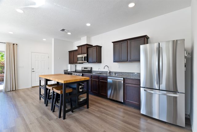 7151 Plaza Central, Santa Fe, NM 87507