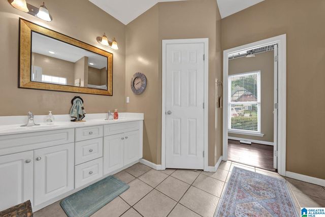 1224 PEBBLE CREEK CIRCLE, Gardendale, AL 35071