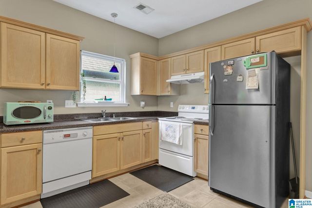 1224 PEBBLE CREEK CIRCLE, Gardendale, AL 35071