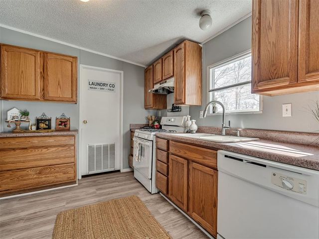 10000 S Peebly Road, Newalla, OK 74857