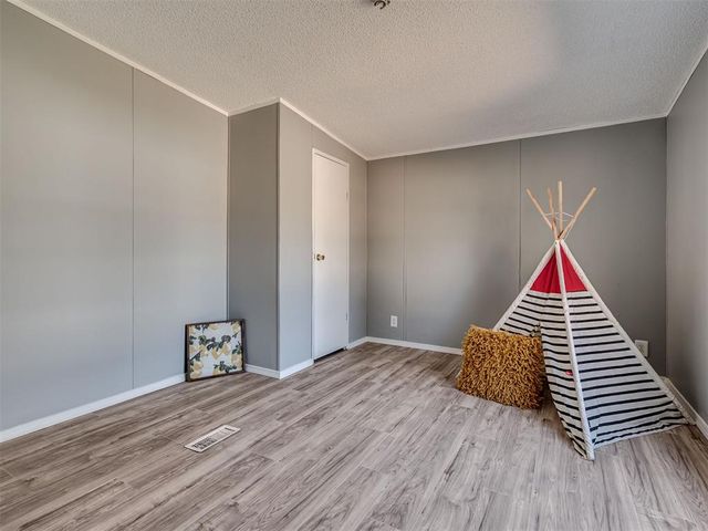 10000 S Peebly Road, Newalla, OK 74857