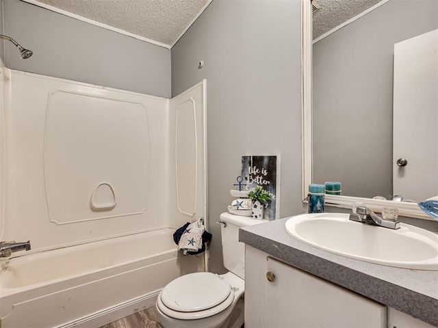 10000 S Peebly Road, Newalla, OK 74857