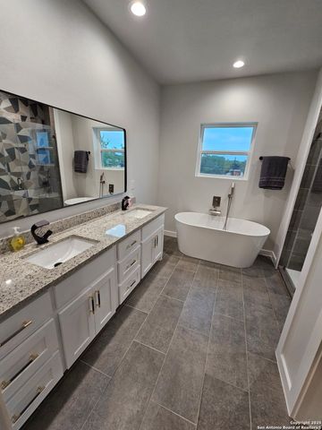 1963 GREEN HILL DR, Canyon Lake, TX 78133
