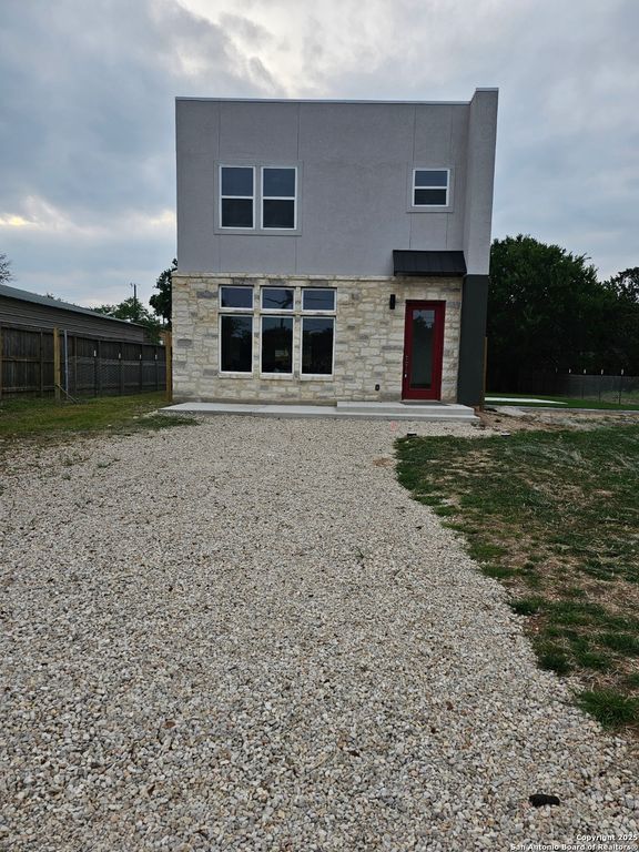 1963 GREEN HILL DR, Canyon Lake, TX 78133