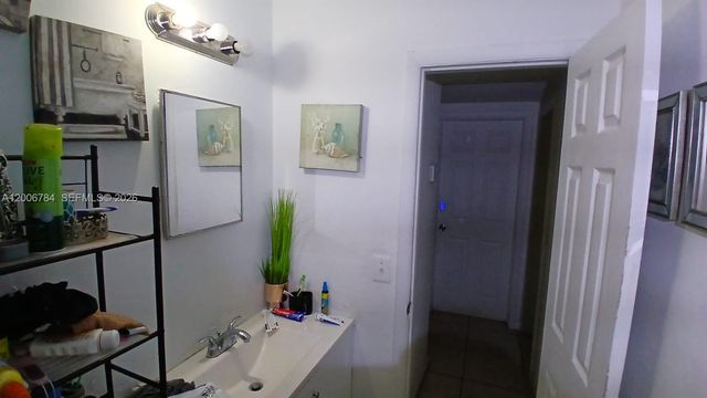 948 NW 14th Ct, Fort Lauderdale, FL 33311